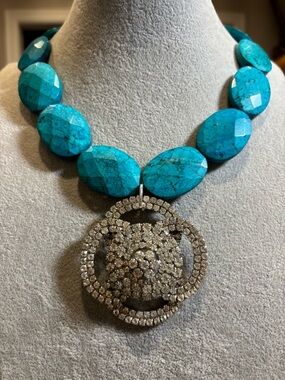 Turquoise color bead Necklace w/repurposed vintage rhinestone brooch pendant!
